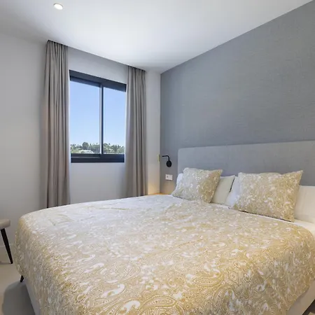 Apartment Exclusive 3-bedroom In Higueron Fuengirola