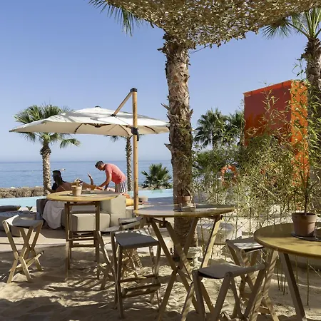 Exclusive 3-bedroom In Higueron