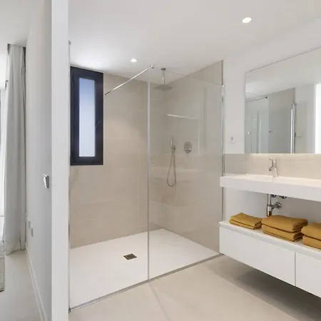 Exclusive 3-bedroom In Higueron *