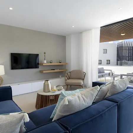 Exclusive 3-bedroom In Higueron 아파트 푸엔히롤라
