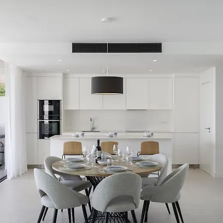 Exclusive 3-bedroom In Higueron 아파트 푸엔히롤라