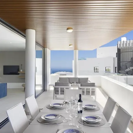 Exclusive 3-bedroom In Higueron 아파트 *