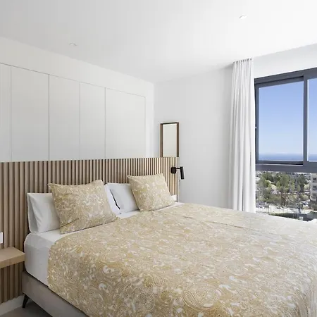 Exclusive 3-bedroom In Higueron 아파트 푸엔히롤라