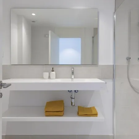 Exclusive 3-bedroom In Higueron