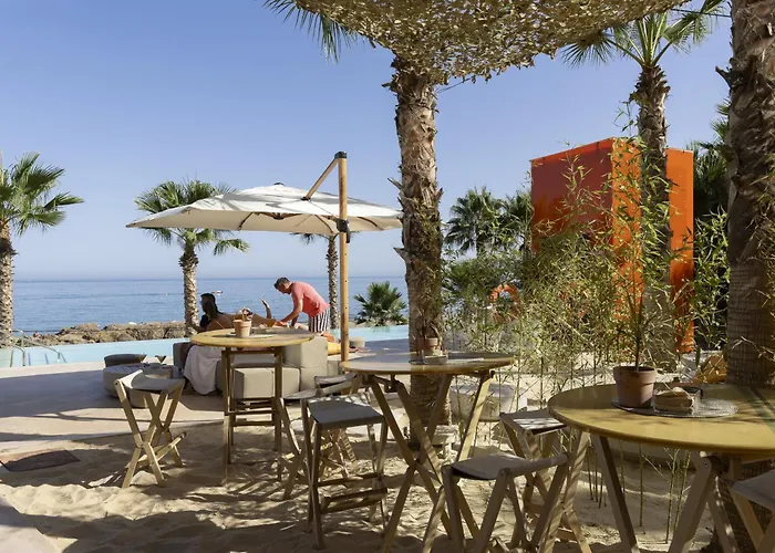 Exclusive 3-bedroom In Higueron