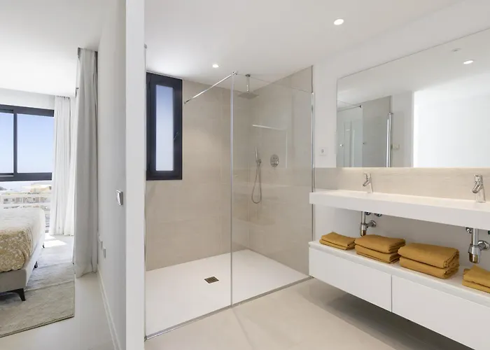 Exclusive 3-bedroom In Higueron *