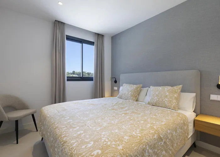 アパート Exclusive 3-bedroom In Higueron フエンヒロラ