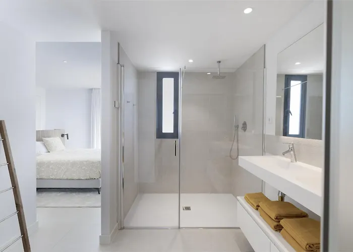 アパート Exclusive 3-bedroom In Higueron フエンヒロラ