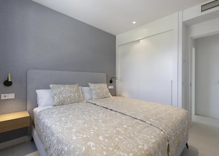 Exclusive 3-bedroom In Higueron アパート フエンヒロラ