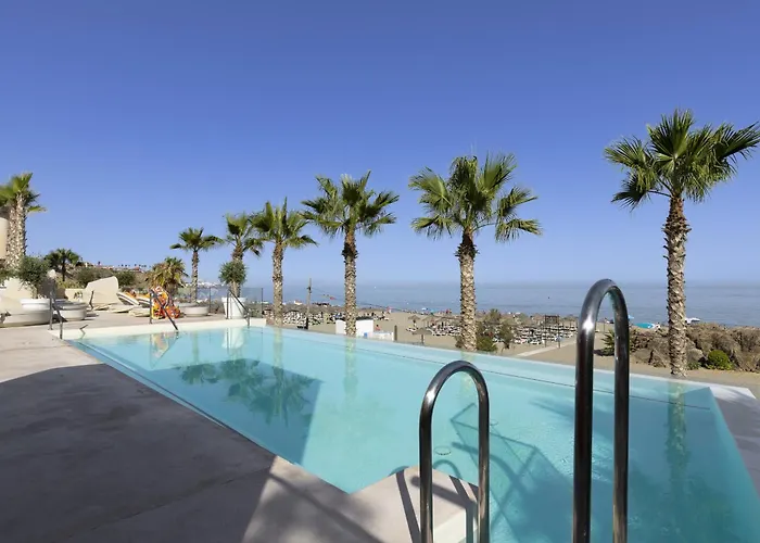 アパート Exclusive 3-bedroom In Higueron フエンヒロラ